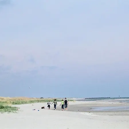 Three-bedroom Holiday In * Hals