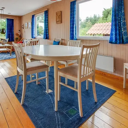 Three-bedroom Holiday In *