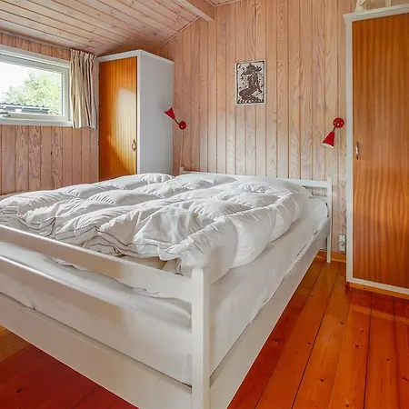 Three-bedroom Holiday In * Hals